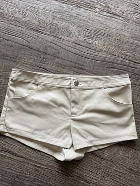 superdown High-Waist Cream Short Shorts